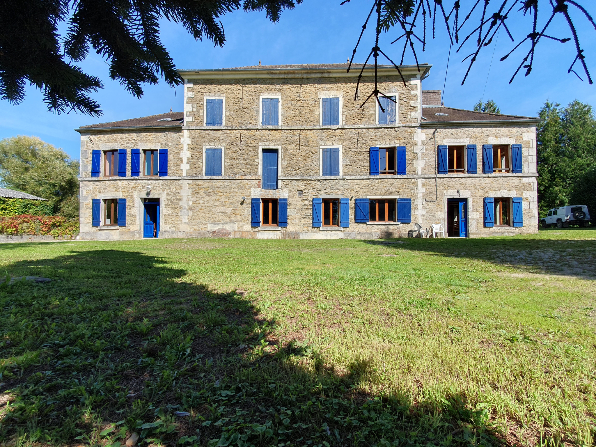 Maison 13 pièces 286 m² · à Davrey · 286 m² · 385 000 €