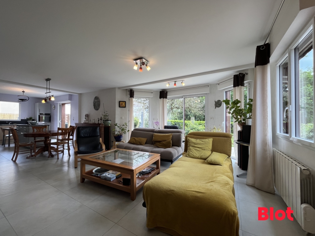 Maison 6 pièces 164 m² · au Sel-de-Bretagne · 164 m² · 309 750 €