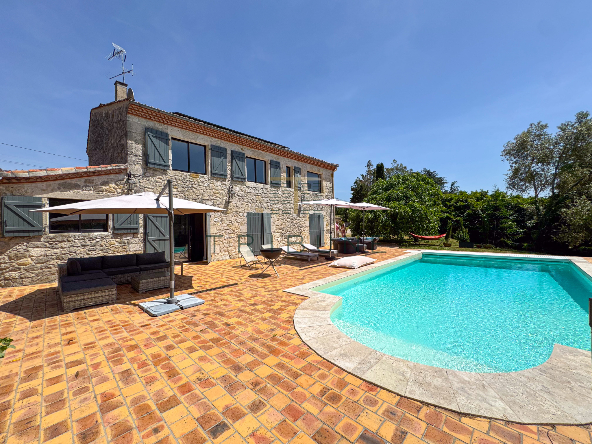 Maison 6 pièces 225 m² · à Roquefort · 225 m² · 549 000 €