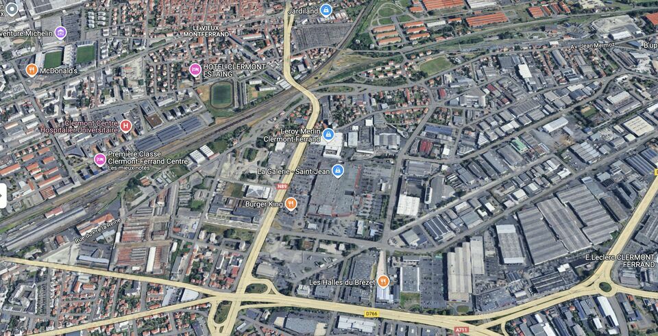Local commercial 300 m² · à Clermont-Ferrand · 300 m² · 3 750 €/mois