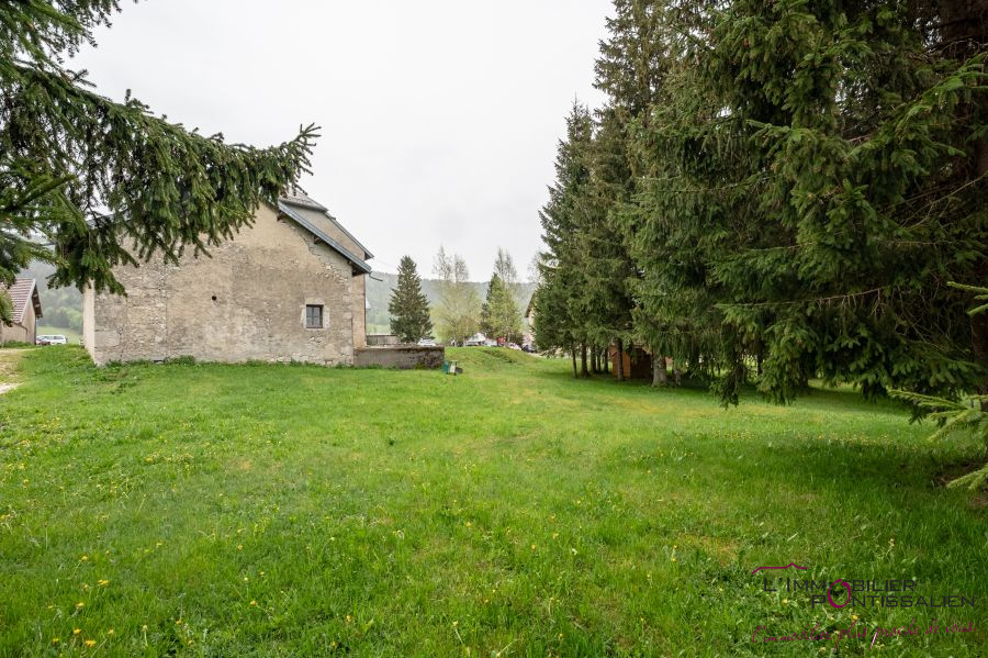 Maison 8 pièces 200 m² · à Chapelle-des-Bois · 200 m² · 430 000 €