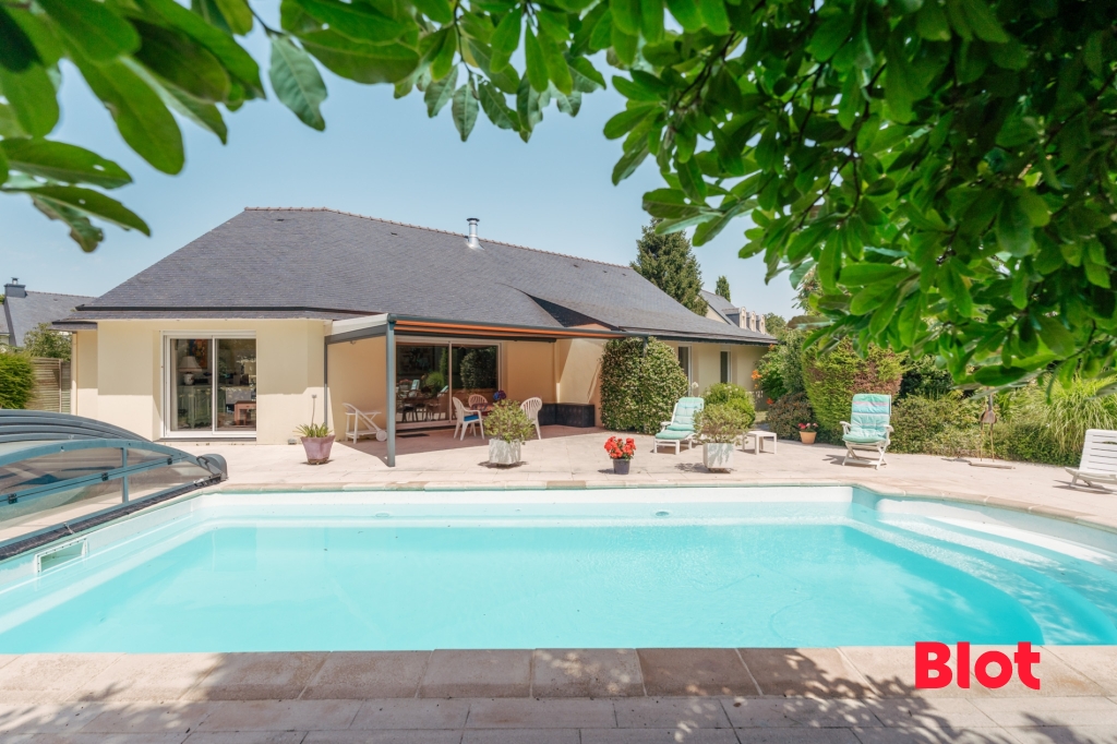 Maison 5 pièces 143 m² · à Saint-Avé · 143 m² · 750 000 €