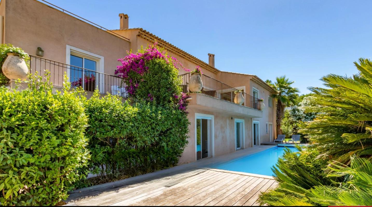 Maison 9 pièces 295 m² · à Antibes · 295 m² · 2 150 000 €