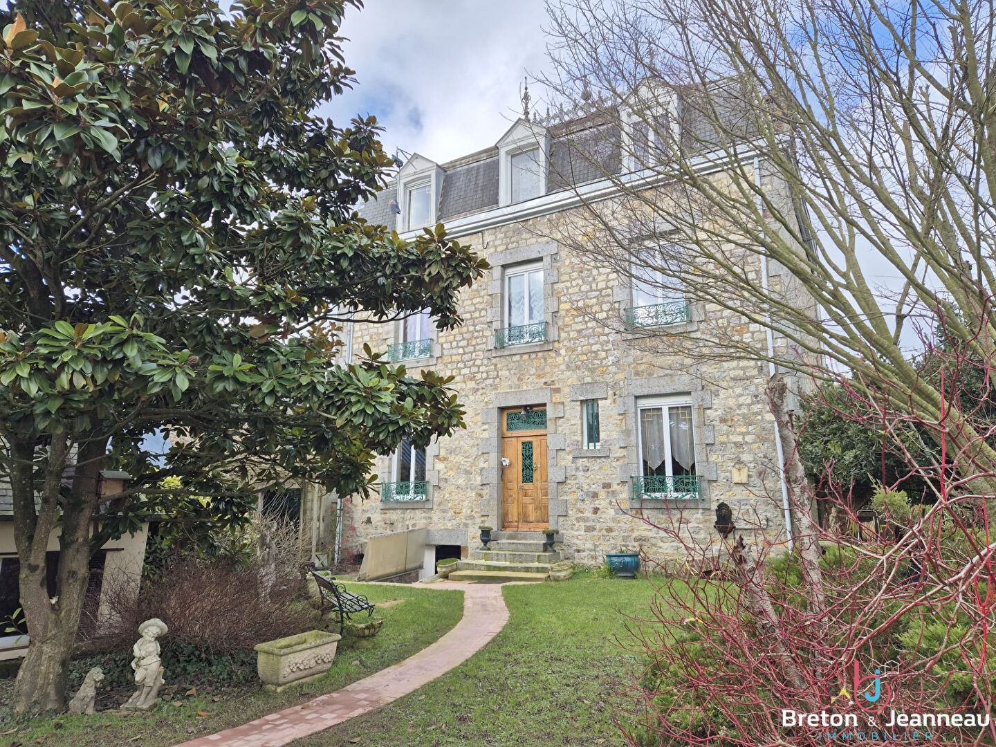 Maison 12 pièces 215 m² · à Bagnoles de l'Orne Normandie · 215 m² · 257 550 €