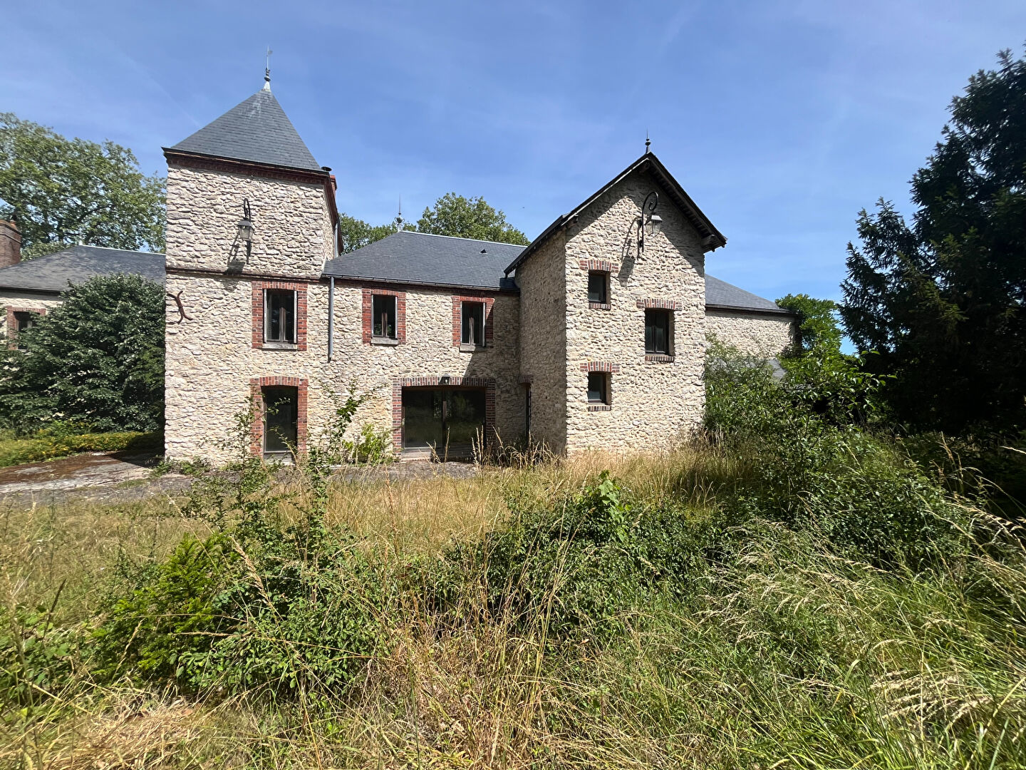 Maison 7 pièces 190 m² · à Montcresson · 190 m² · 328 000 €