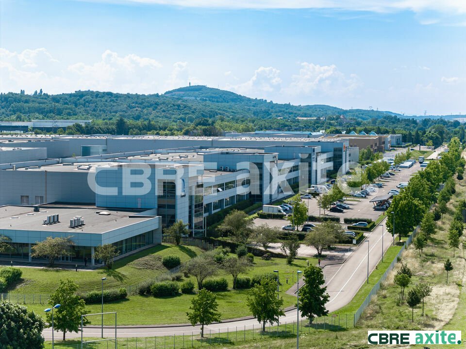 Local commercial 1449 m² · à Vaulx Milieu · 1 449 m² · 10 747 €/mois