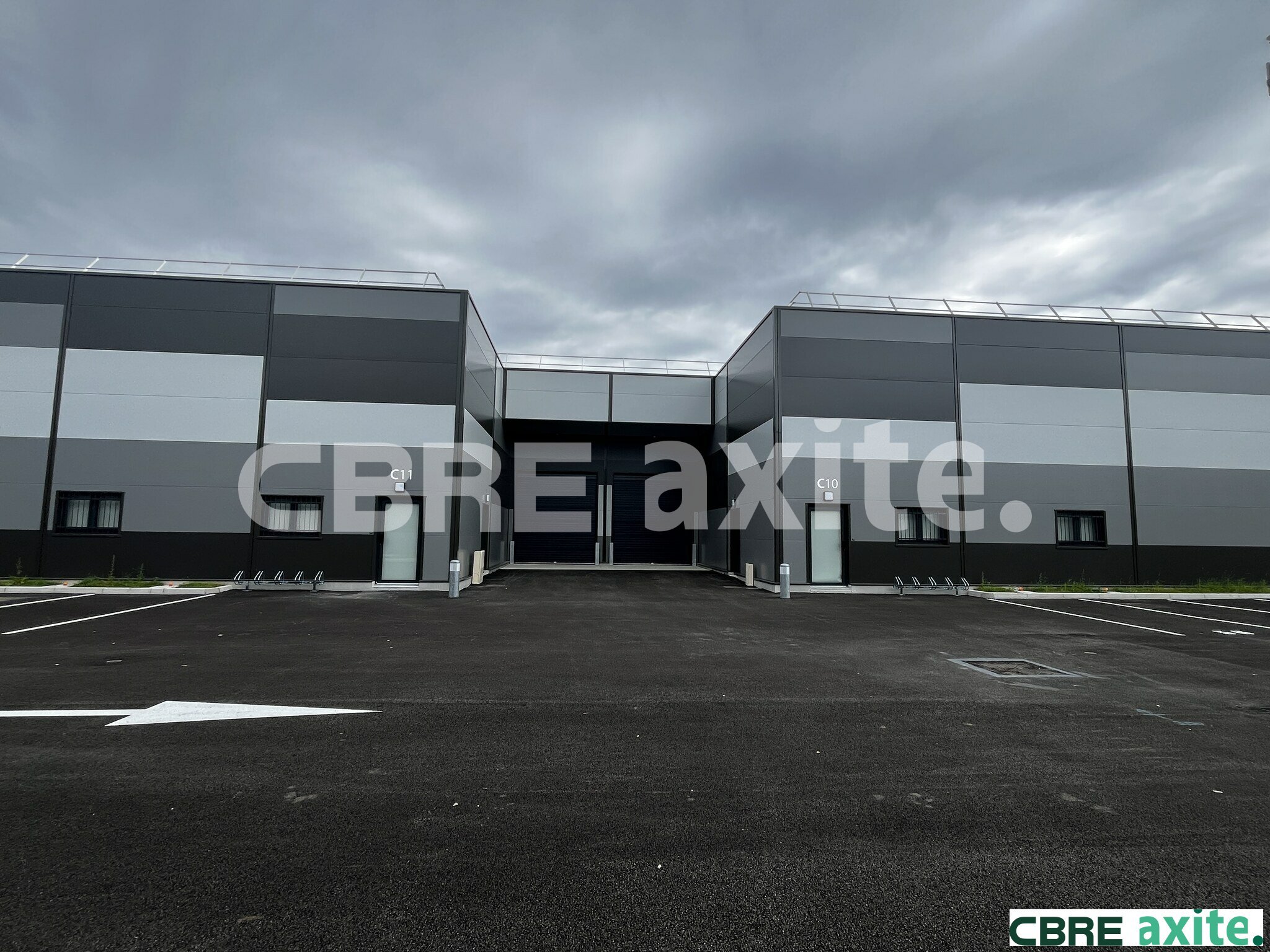 Local commercial 10320 m² · à Janneyrias · 10 320 m² · 94 170 €/mois
