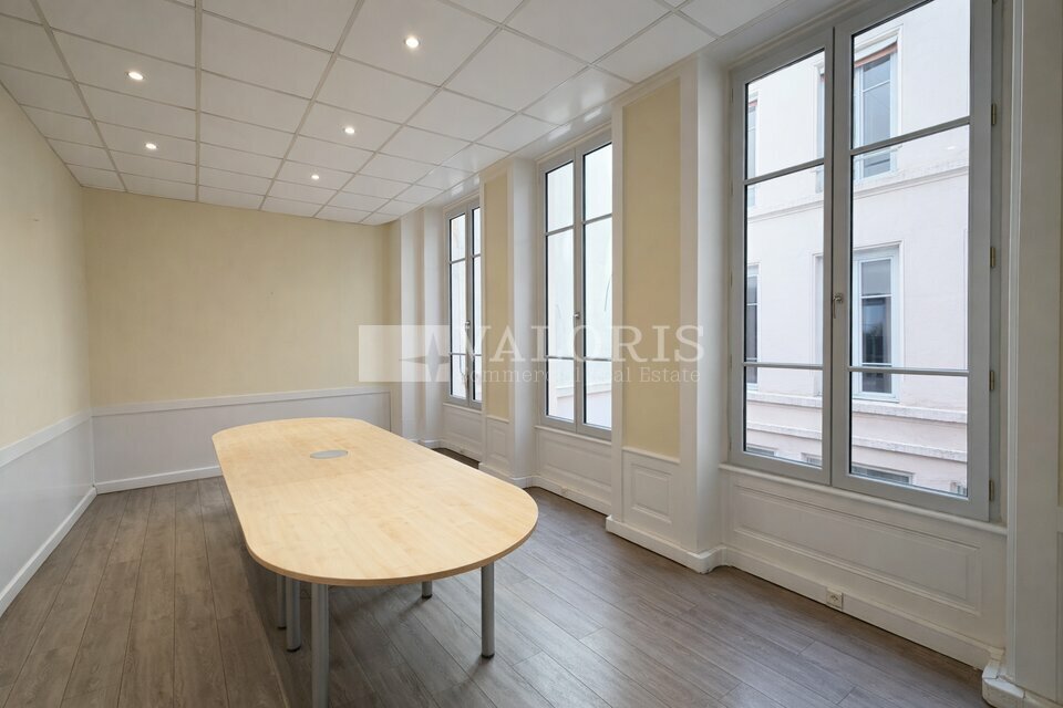 Local commercial 200 m² · à Lyon 01 · 200 m² · 4 550 €/mois