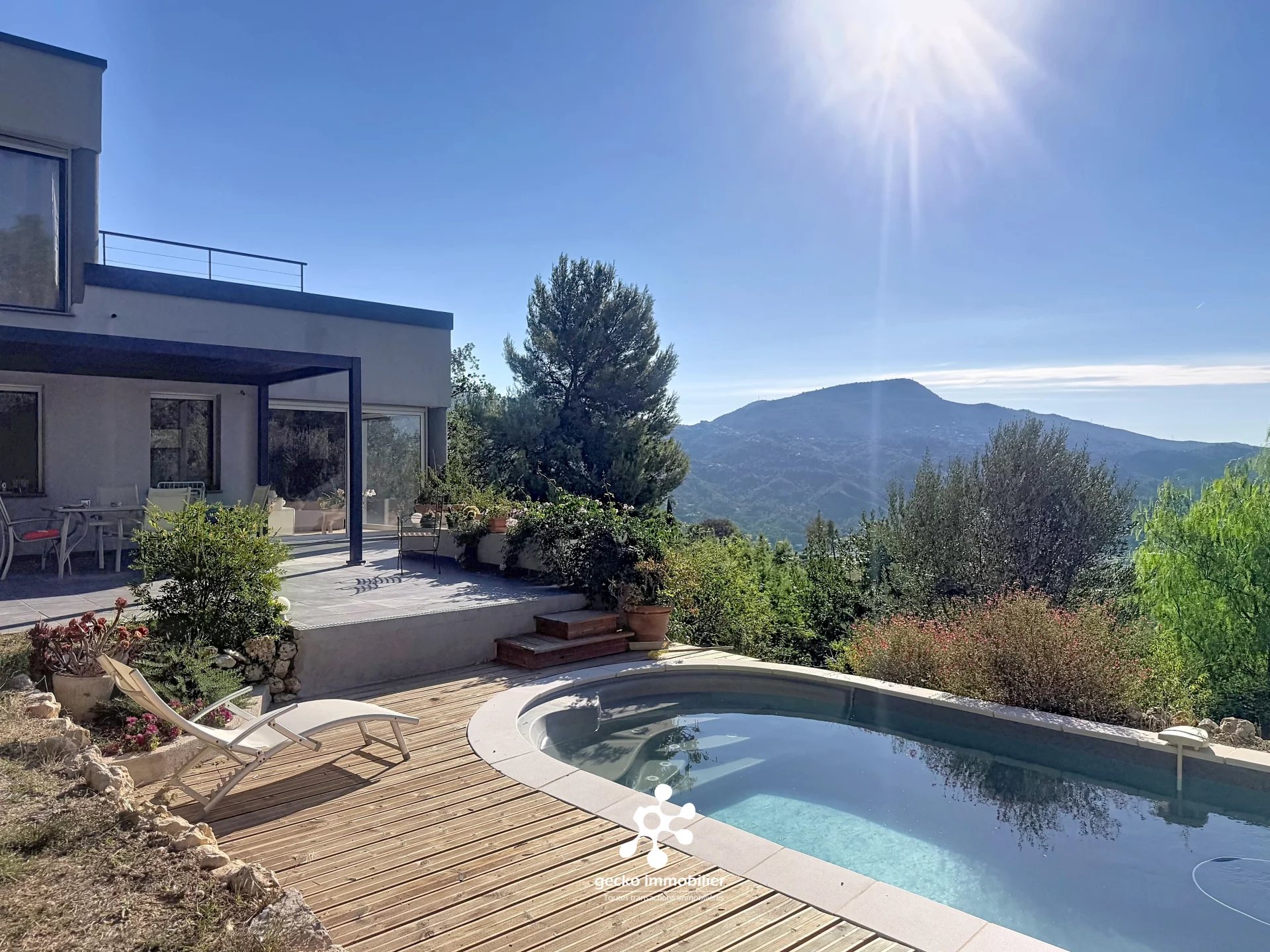 Maison 7 pièces 226 m² · à Carros · 226 m² · 949 000 €