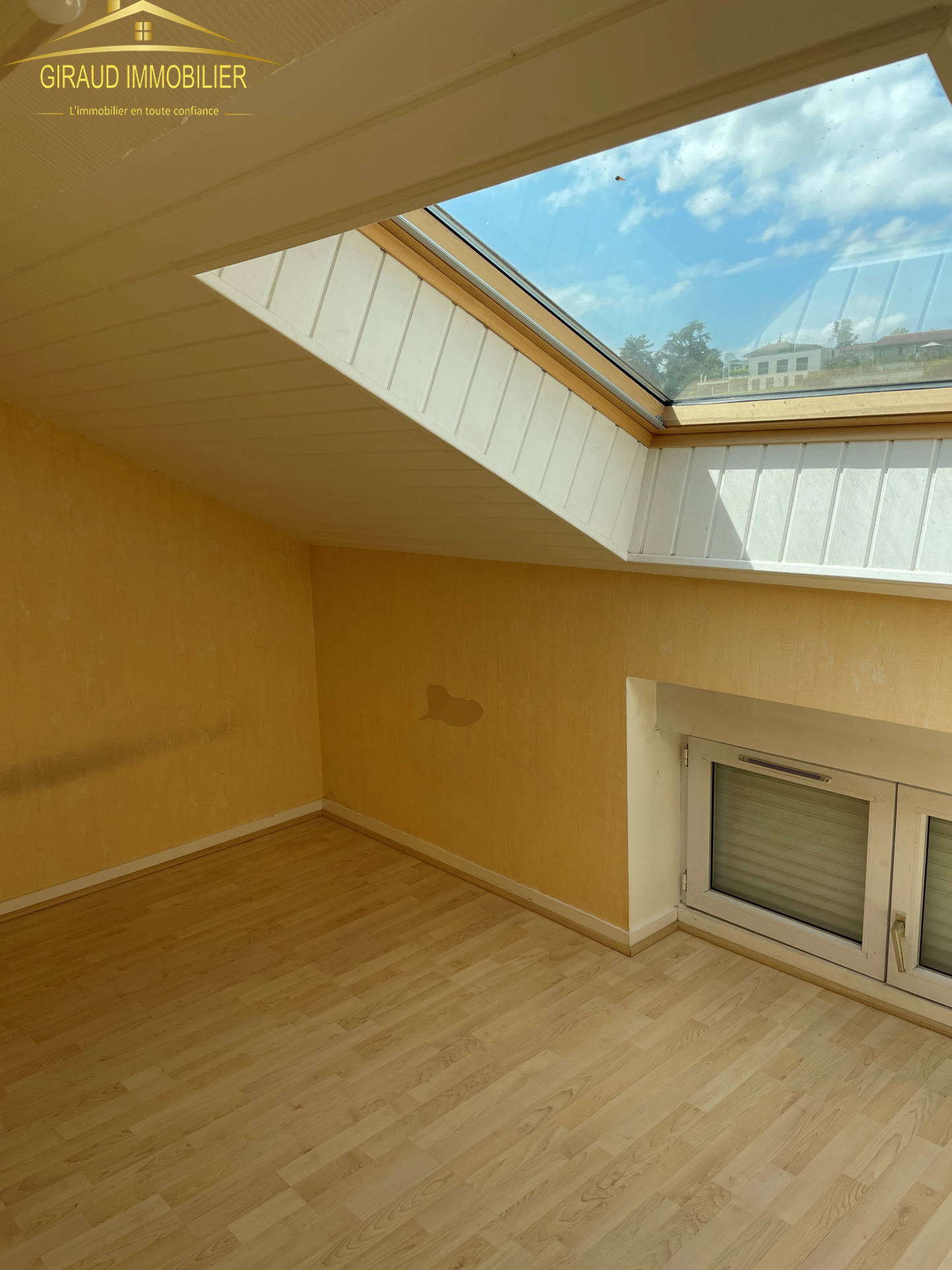 Appartement – CHARLIEU LOIRE AUVERGNE-RHÔNE-ALPES - Vue 4
