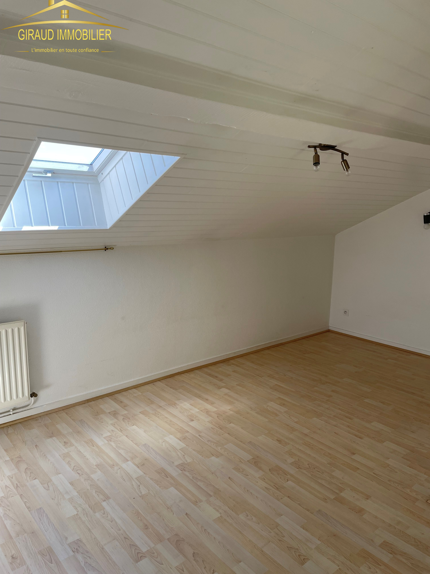 Appartement – CHARLIEU LOIRE AUVERGNE-RHÔNE-ALPES - Vue 5
