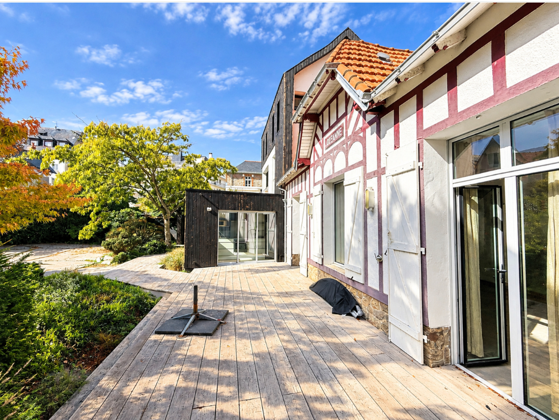 Maison 8 pièces 160 m² · à La Baule-Escoublac · 160 m² · 2 800 €/mois
