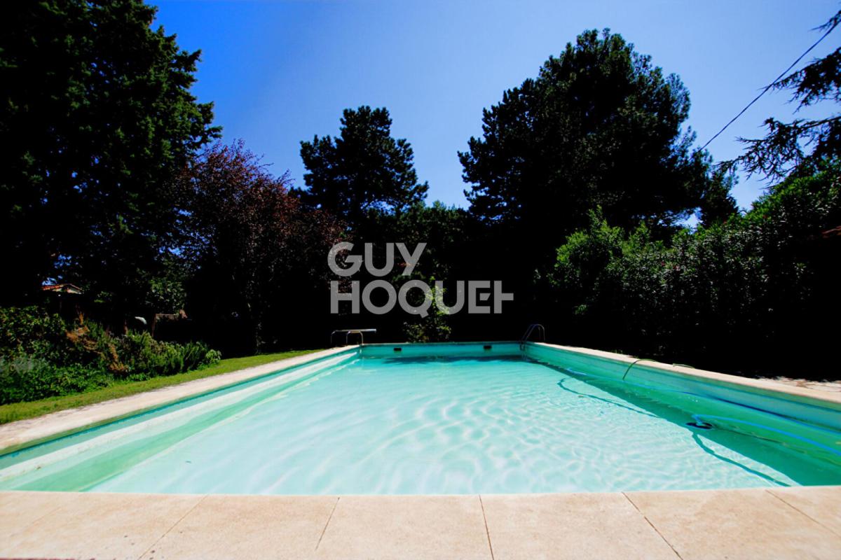 Maison 4 pièces 114 m² · aux Angles · 114 m² · 320 000 €