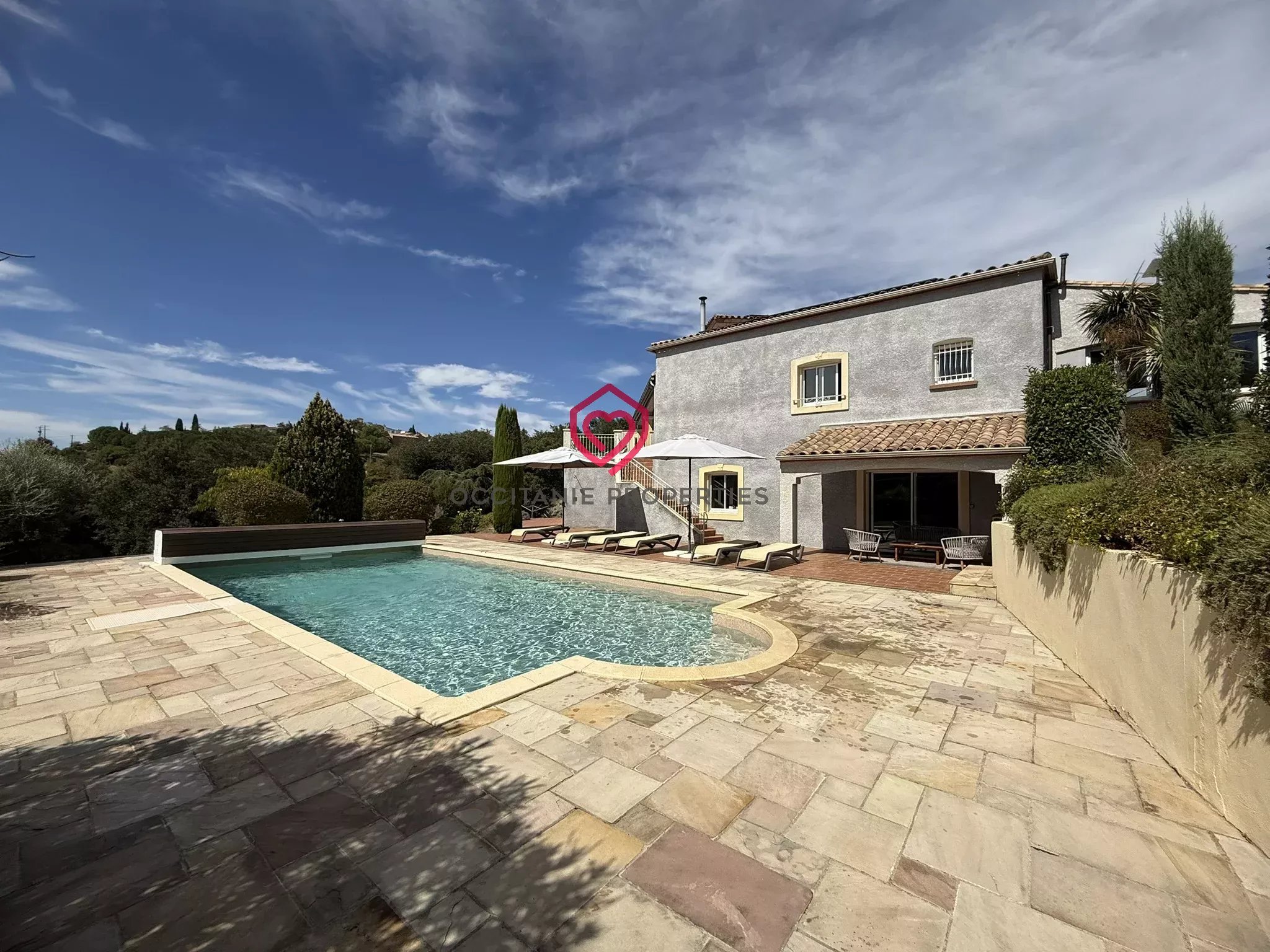Maison 9 pièces 264 m² · à Montclar · 264 m² · 850 000 €