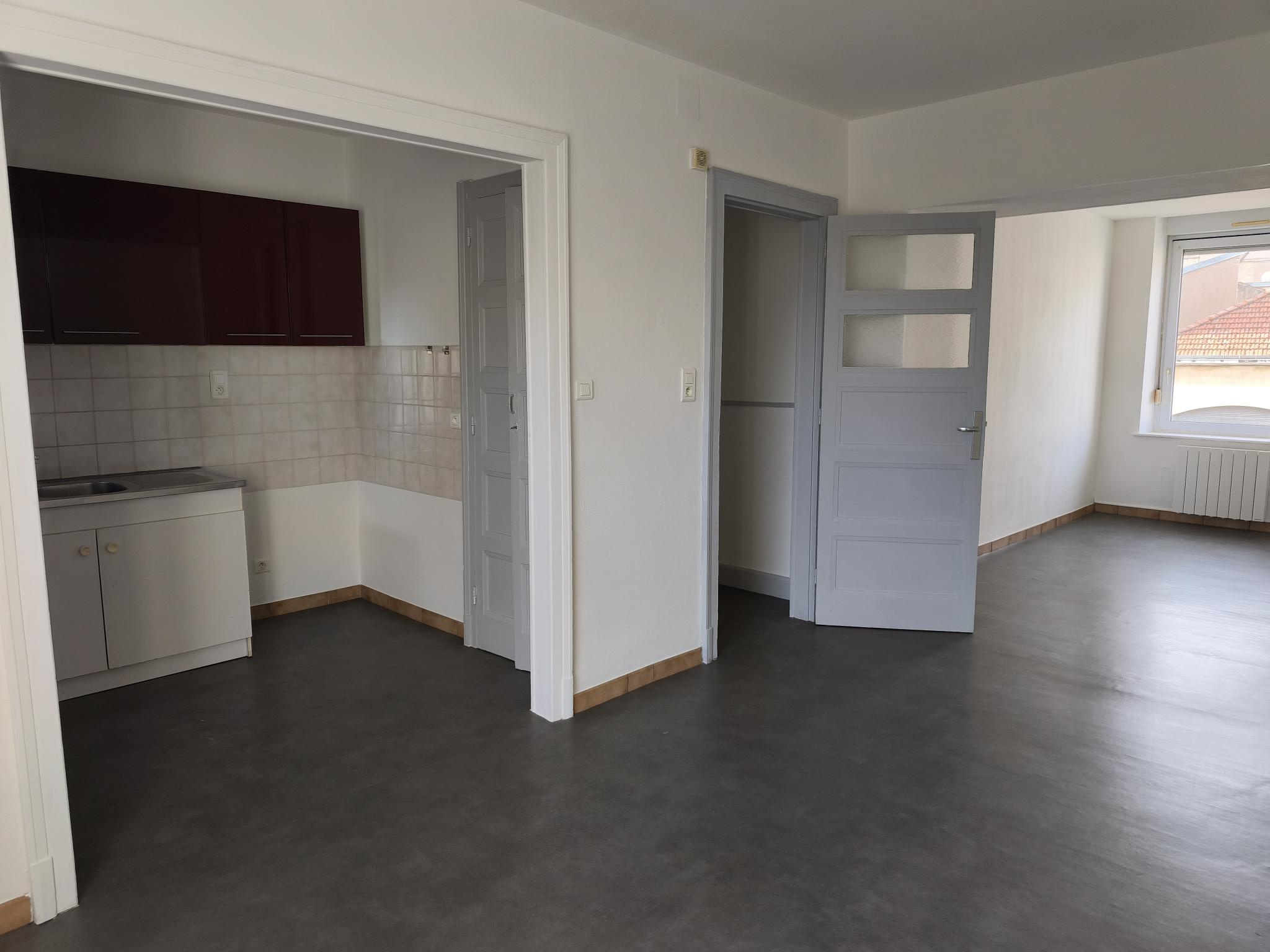 Appartement 3 pièces 84 m² · à Charmes · 84 m² · 510 €/mois