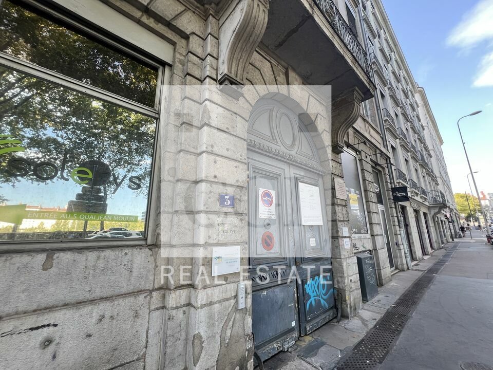 Local commercial 141 m² · à Lyon 01 · 141 m² · 2 687 €/mois