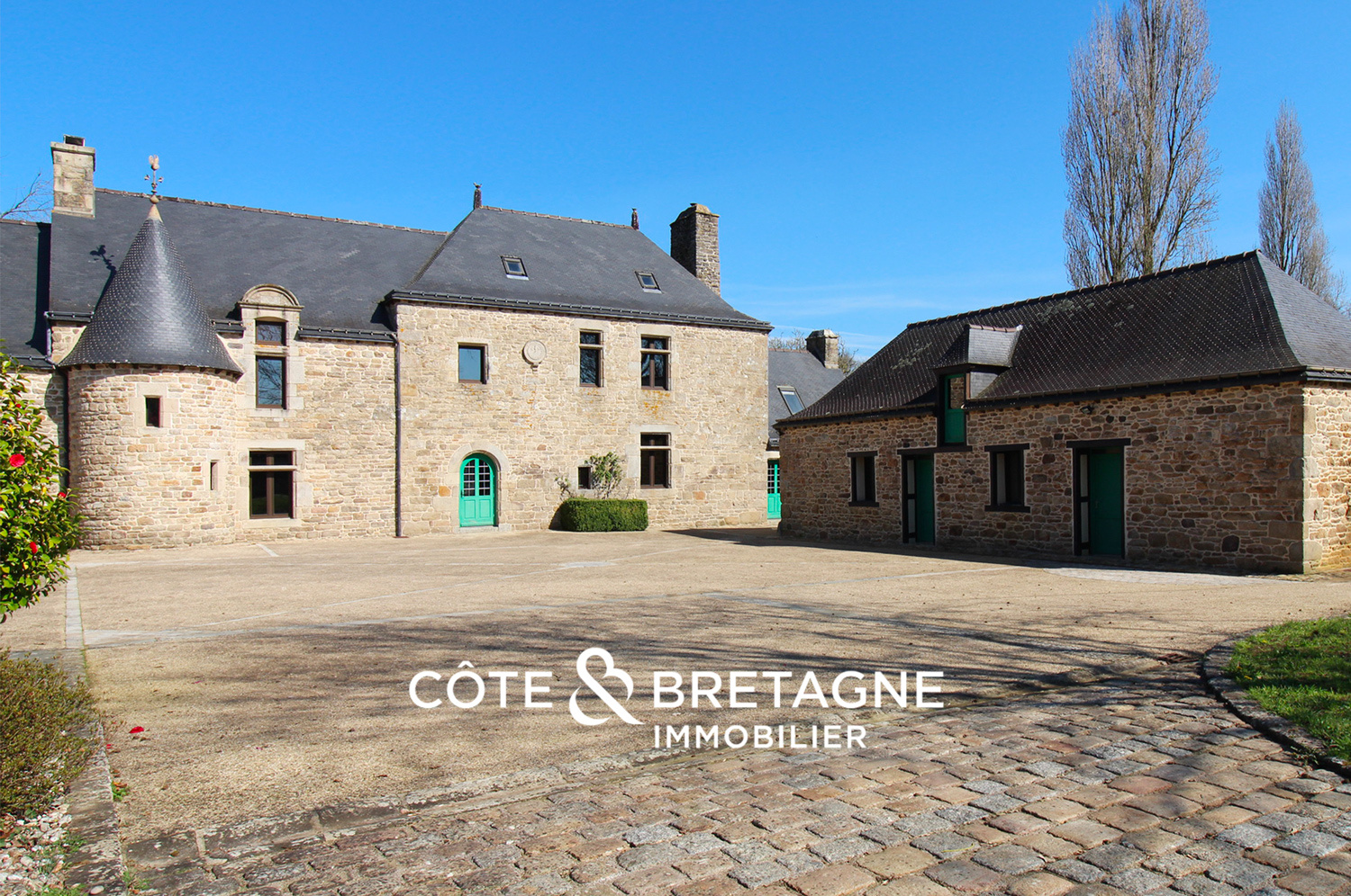 Maison 8 pièces 264 m² · à Bourbriac · 264 m² · 778 500 €