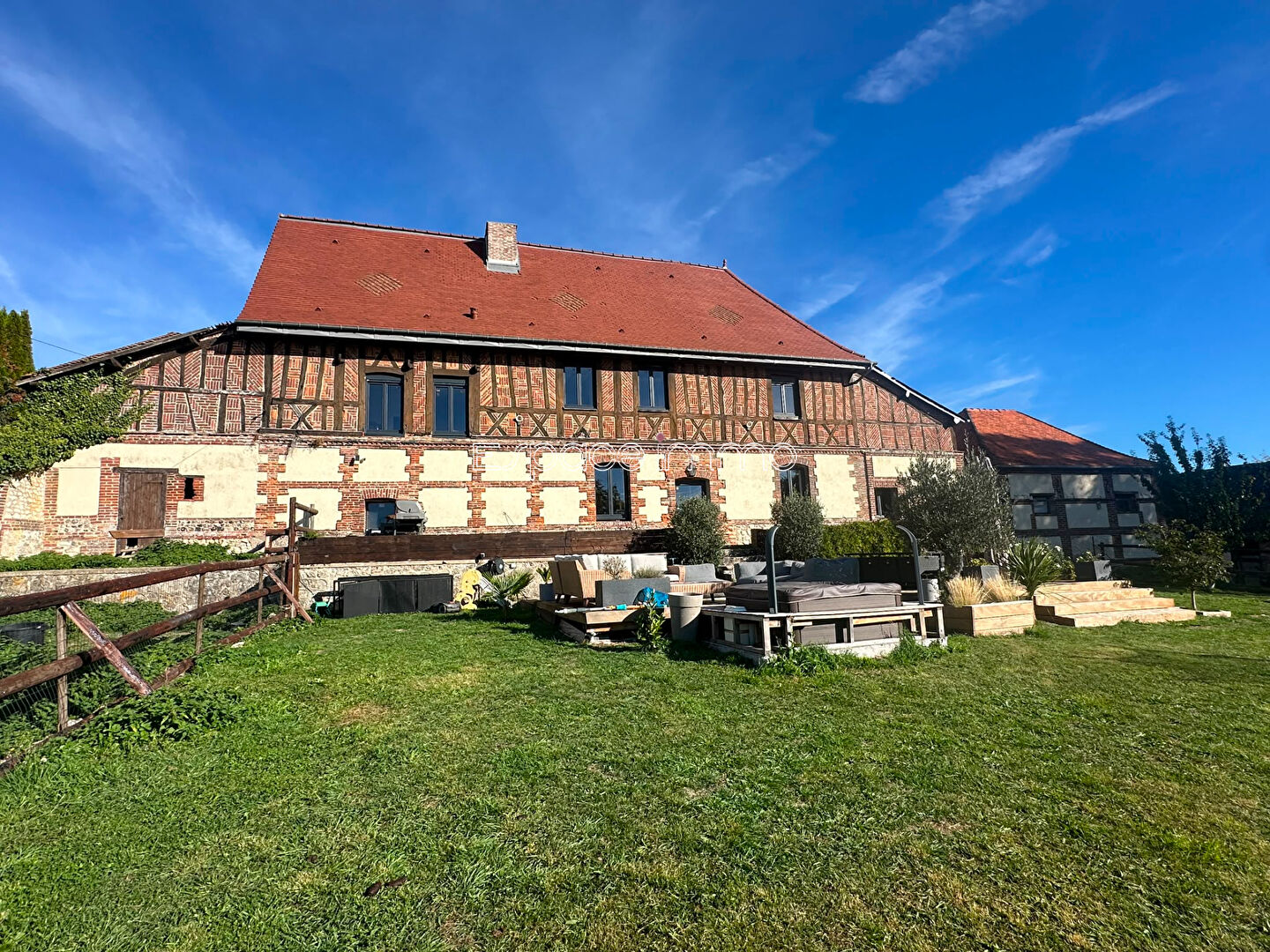 Maison 6 pièces 188 m² · à Esclavelles · 188 m² · 680 000 €