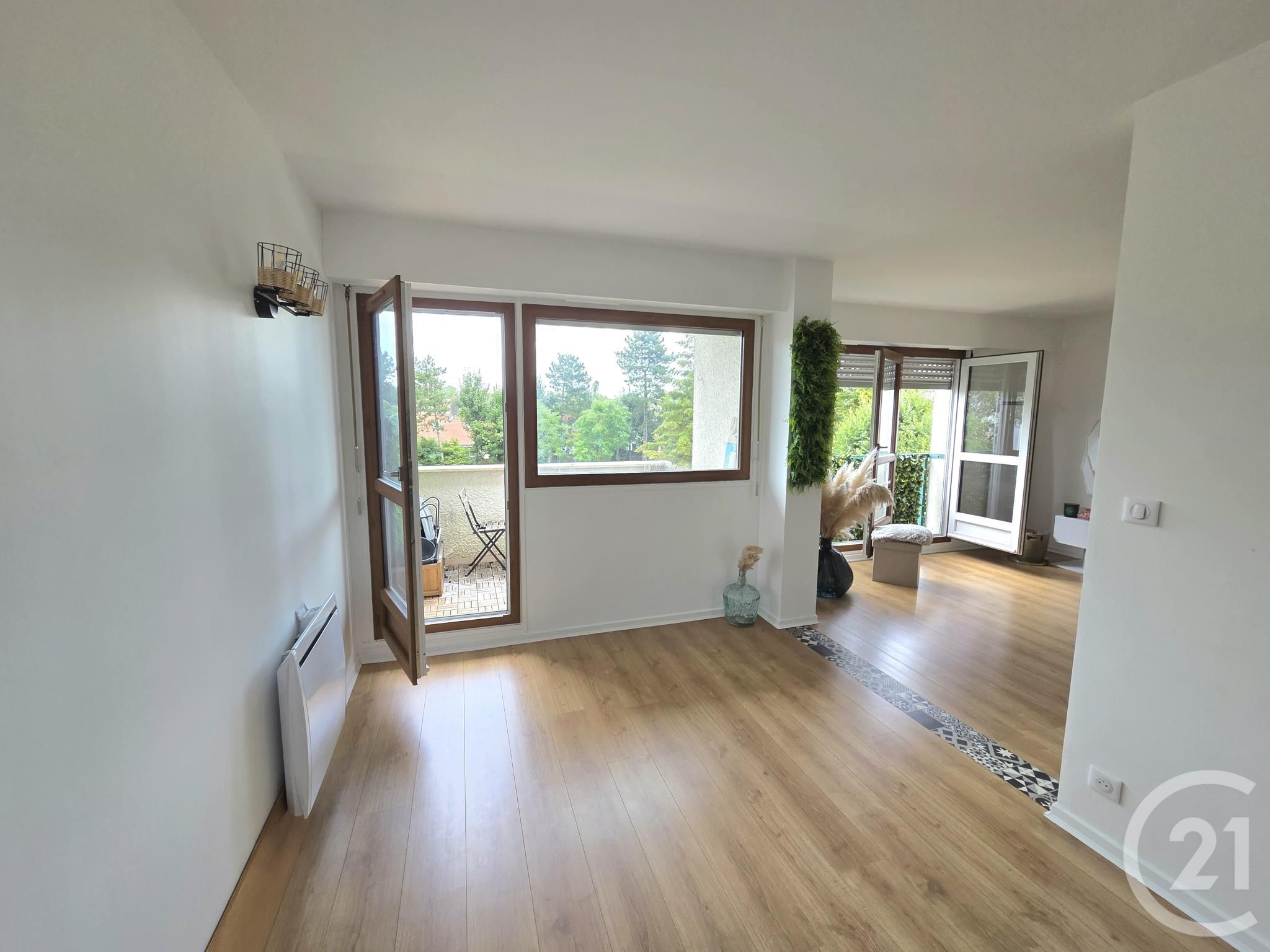 Appartement – ST OUEN L AUMONE VAL-D'OISE ILE-DE-FRANCE - Plus
