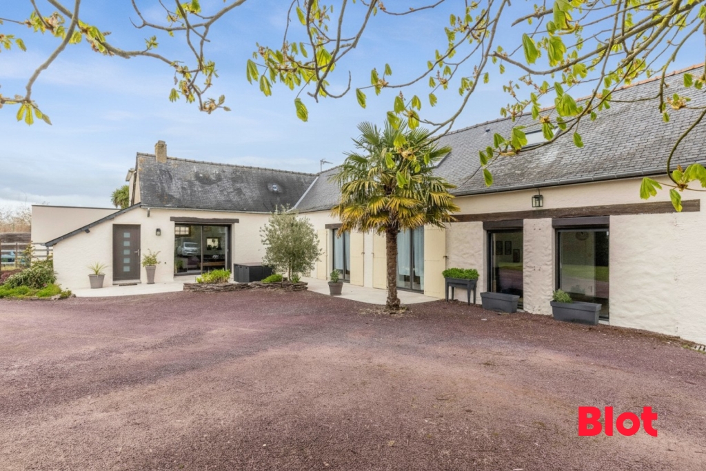 Maison 6 pièces 149 m² · à Chavagne · 149 m² · 450 640 €