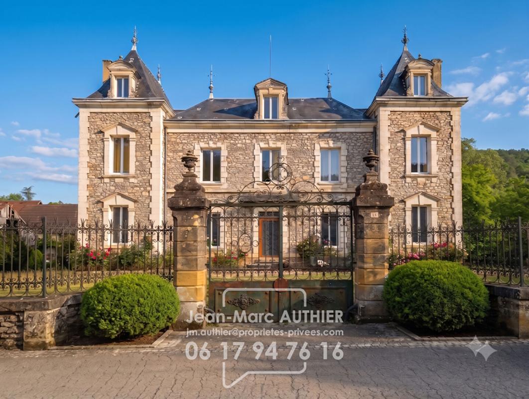 Maison 12 pièces 472 m² · à Daglan · 472 m² · 584 800 €