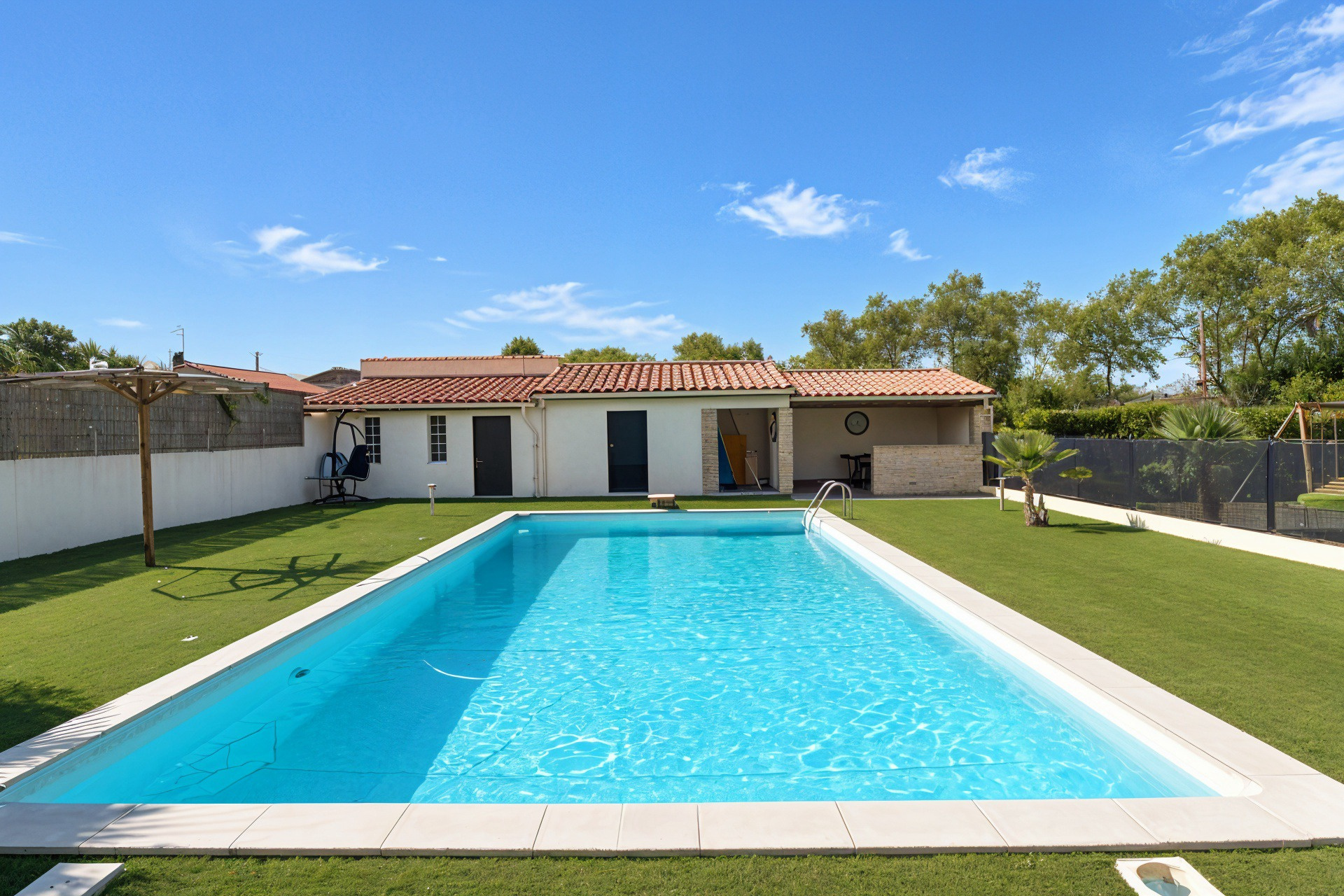 Maison 9 pièces 182 m² · à Rieumes · 182 m² · 376 000 €