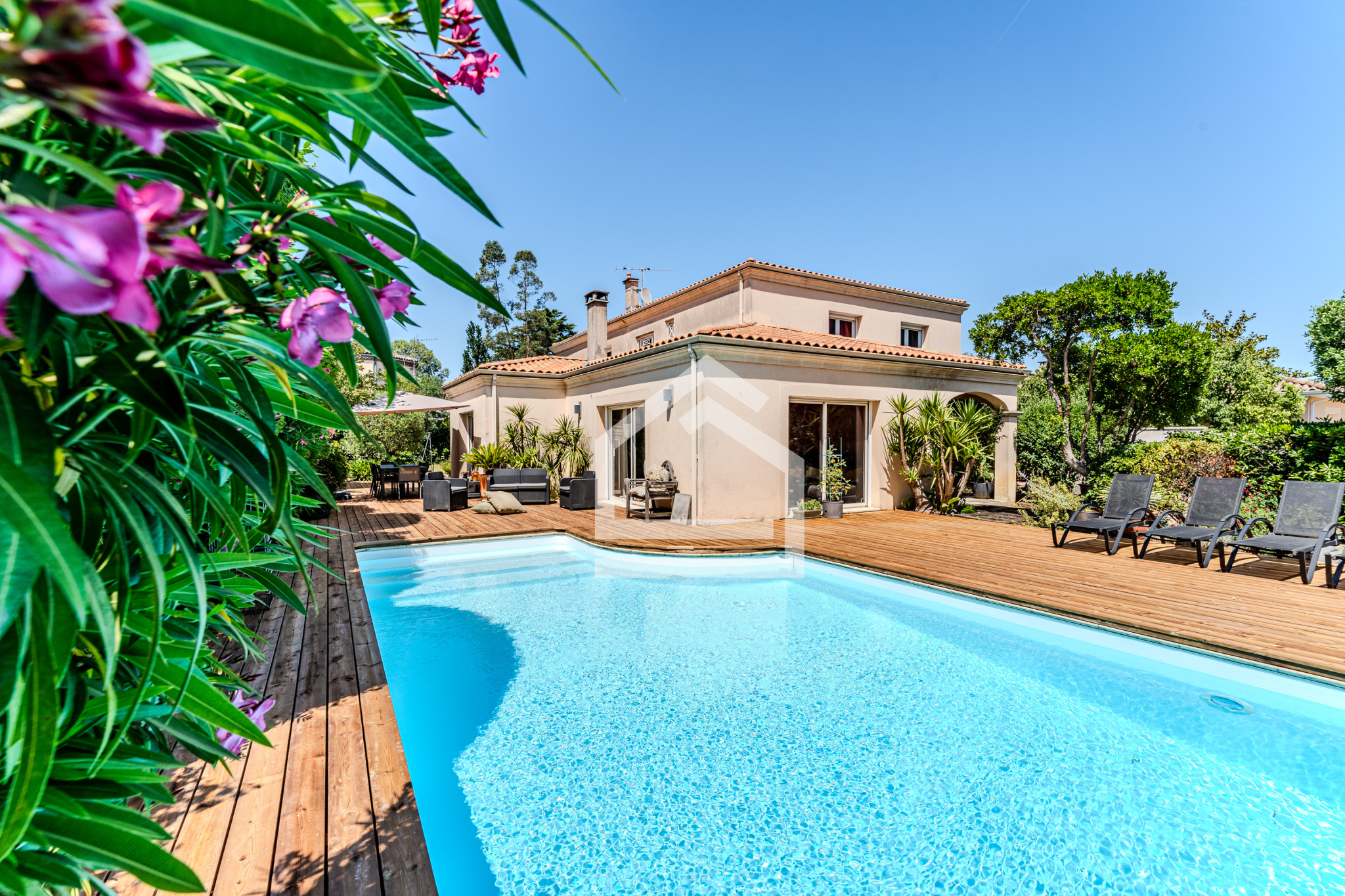 Maison 8 pièces 246 m² · au Bouscat · 246 m² · 1 395 075 €