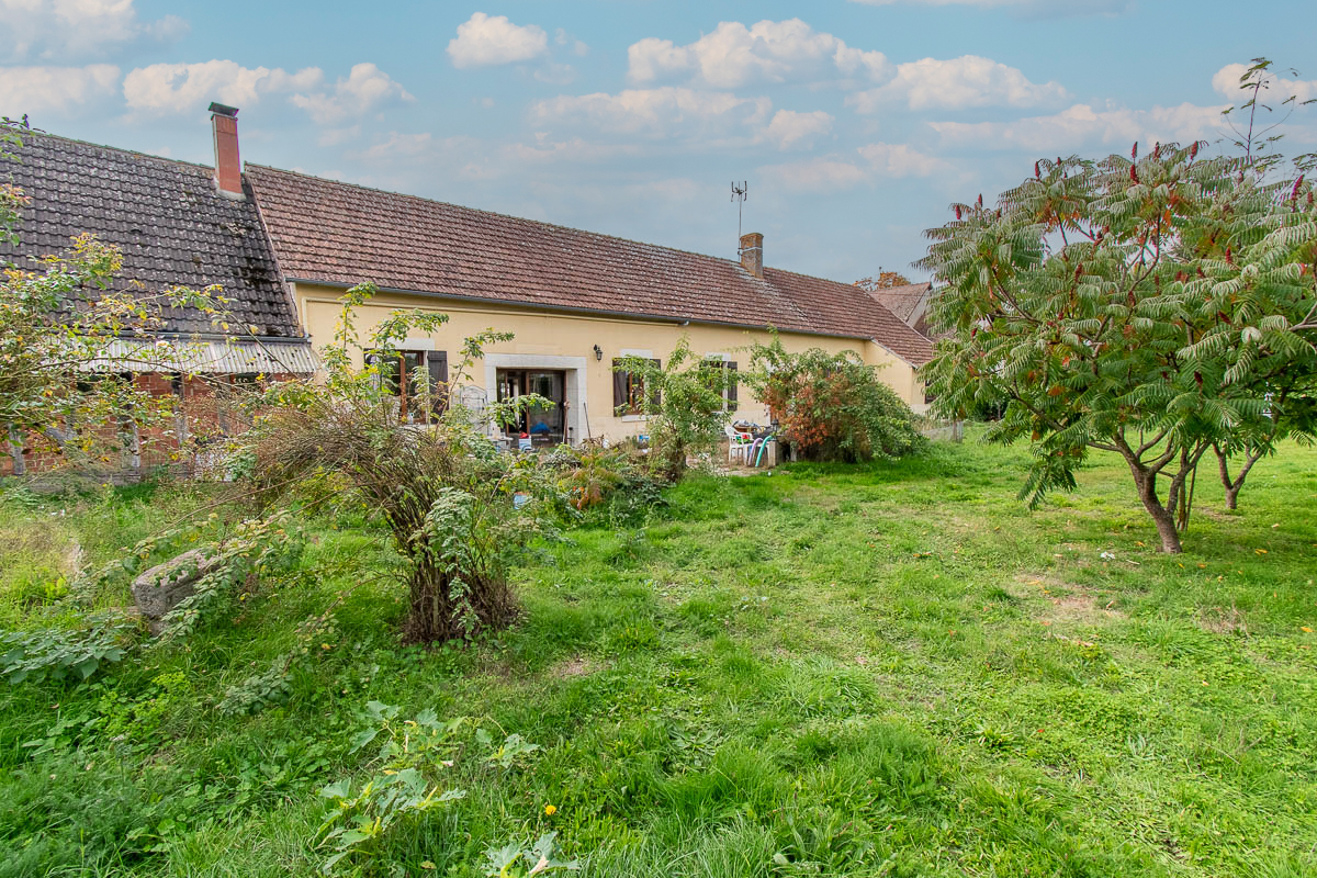 Maison 6 pièces 181 m² · à Theillay · 181 m² · 176 400 €