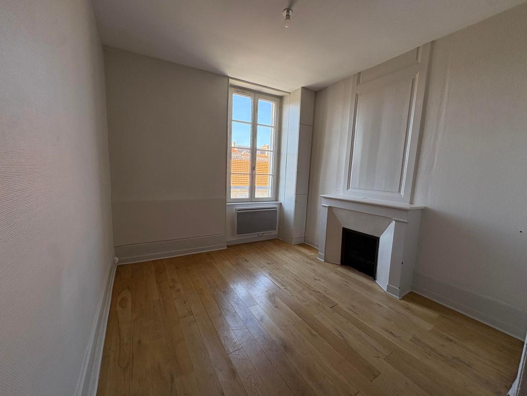 Appartement 2 pièces 56 m² · à La Rochelle · 56 m² · 830 €/mois