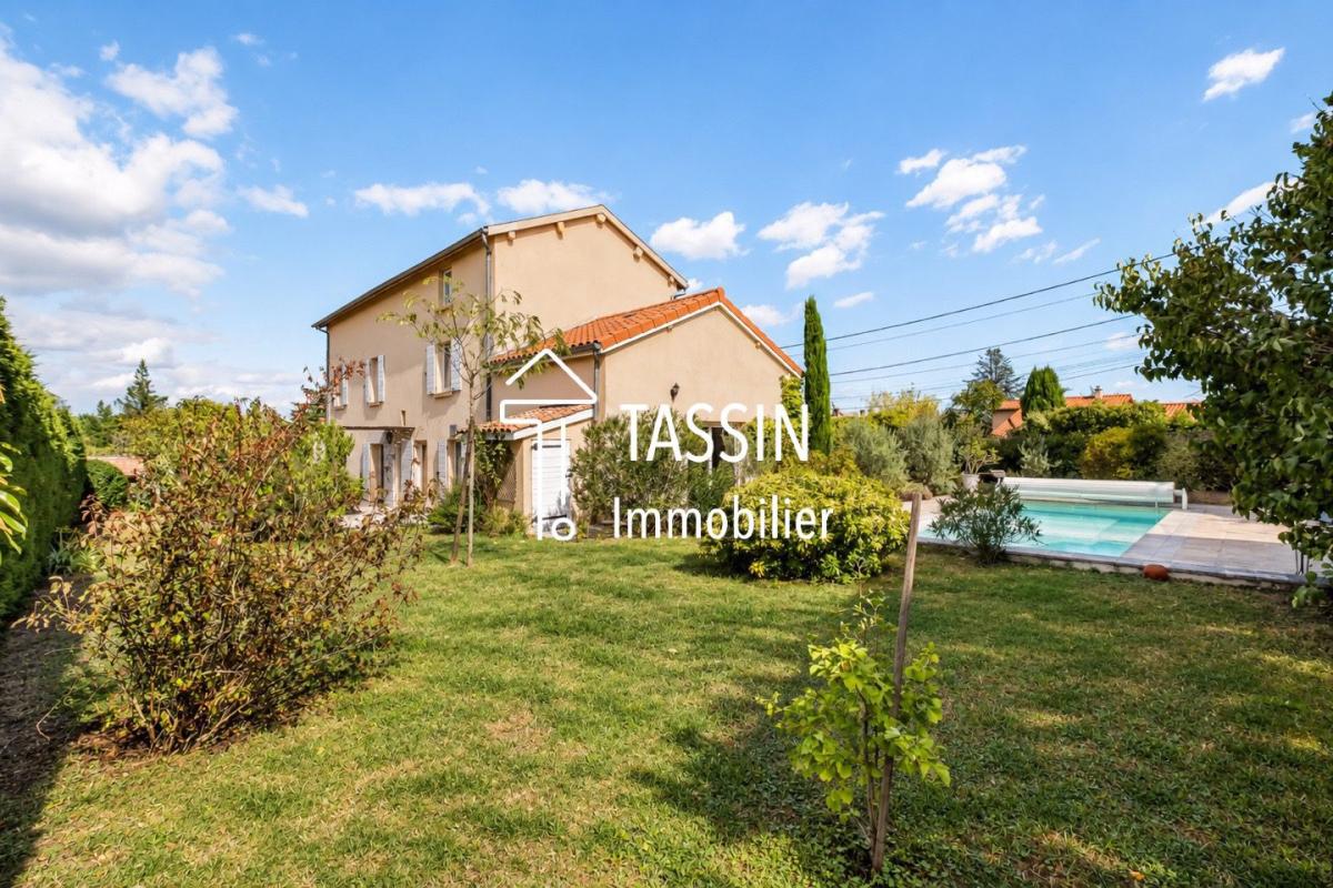Maison 8 pièces 235 m² · à Craponne · 235 m² · 998 000 €