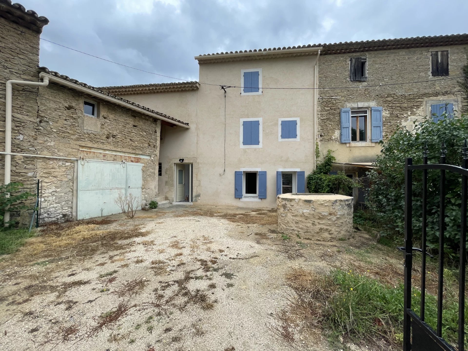 Maison 5 pièces 107 m² · à Oppede · 107 m² · 1 300 €/mois