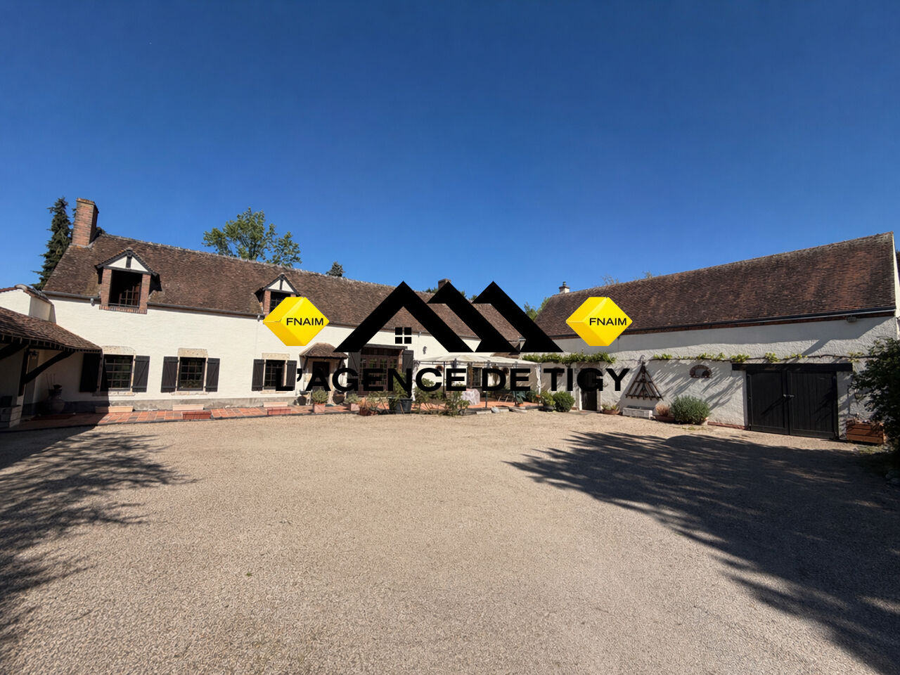 Maison 7 pièces 279 m² · à Les Bordes · 279 m² · 378 000 €