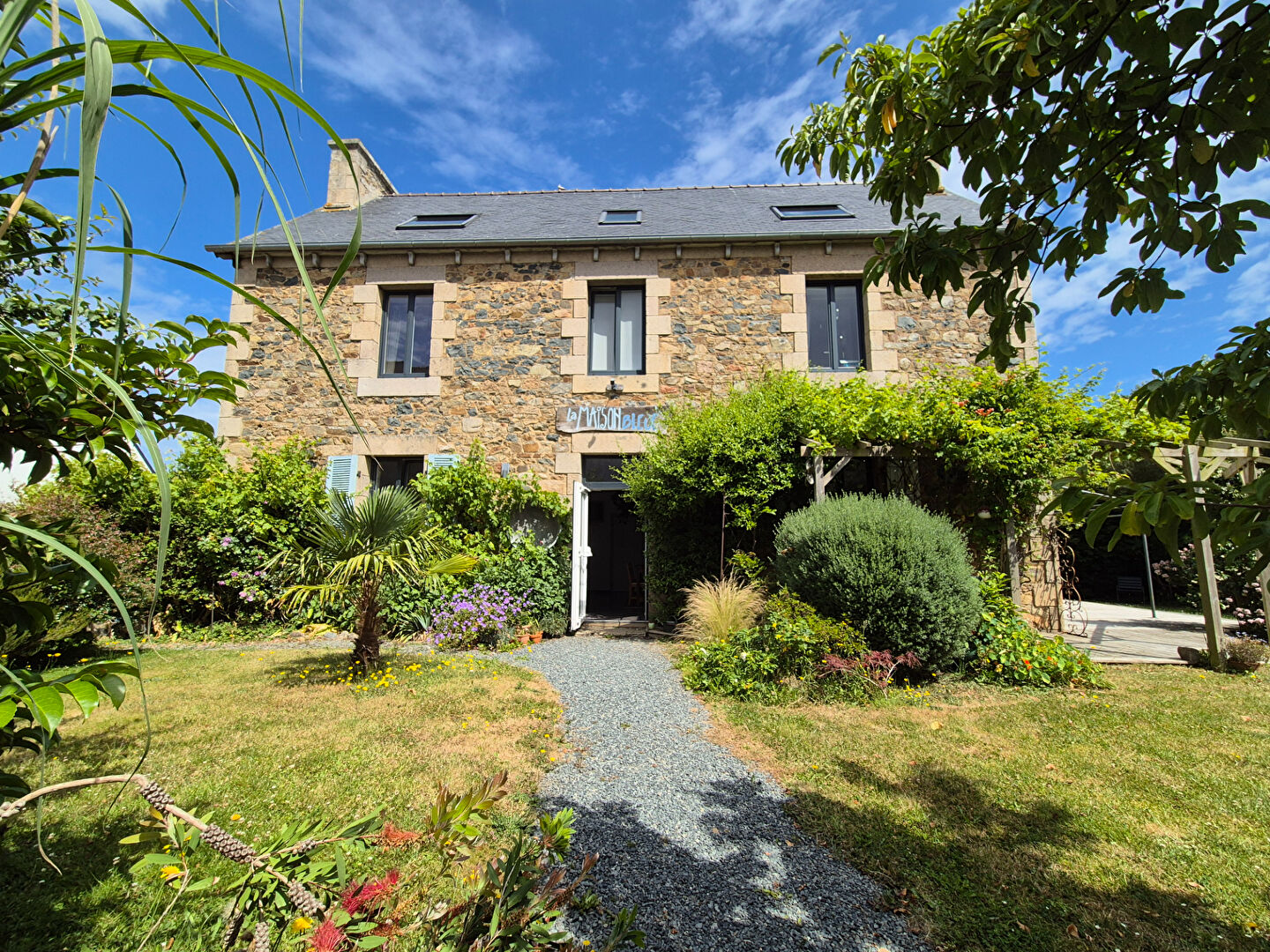 Maison 8 pièces 171 m² · à Plougrescant · 171 m² · 473 684 €