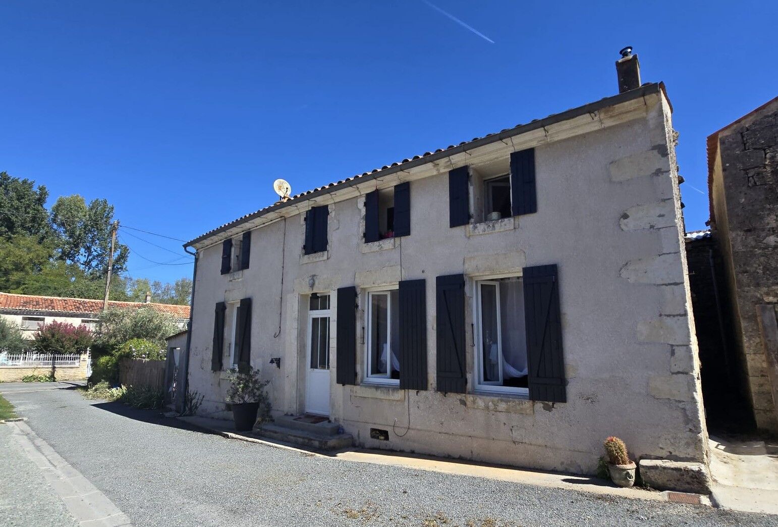 Maison 3 pièces 93 m² · à Saint-Savinien · 93 m² · 113 000 €