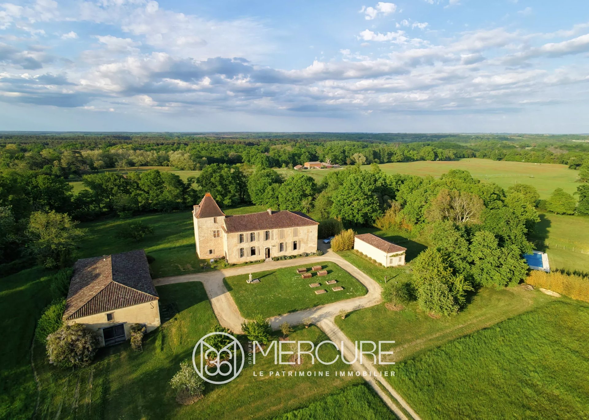 Maison 12 pièces 533 m² · à Mont-de-Marsan · 533 m² · 1 380 000 €