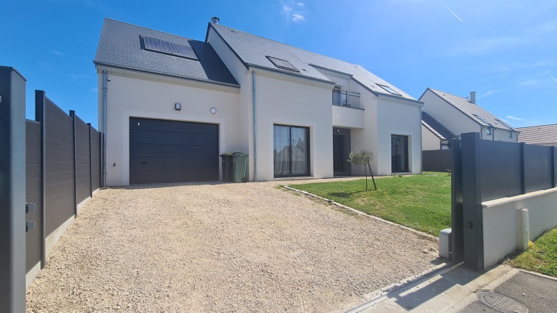 Maison 7 pièces 200 m² · à Mardié · 200 m² · 1 800 €/mois