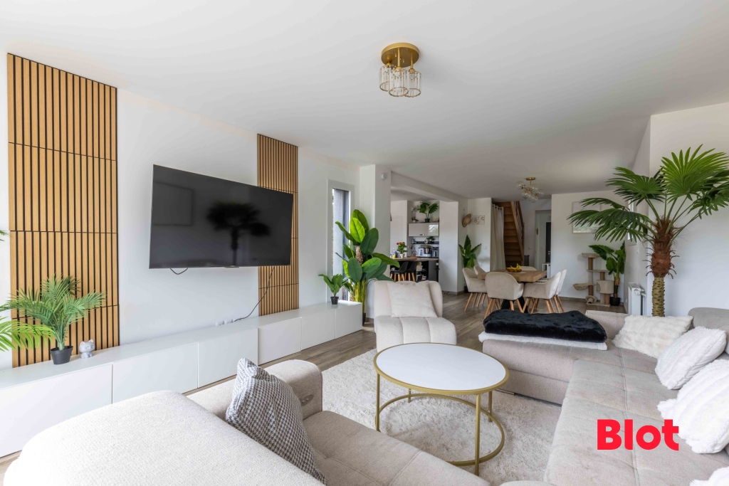 Maison 5 pièces 141 m² · à Cintré · 141 m² · 388 500 €