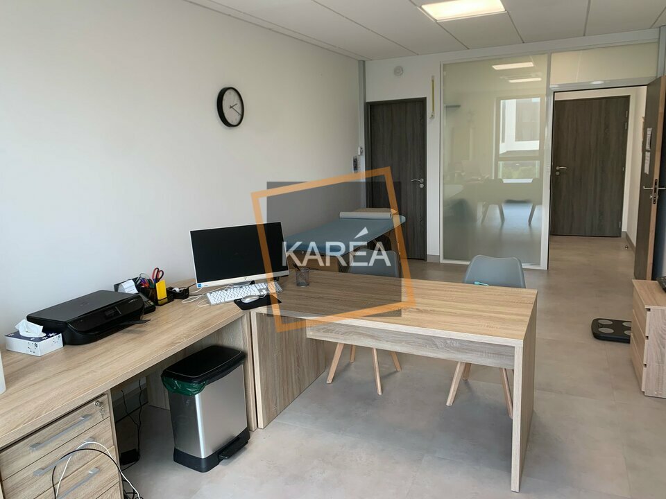 Local commercial 27 m² · à Jossigny · 27 m² · 703 €/mois