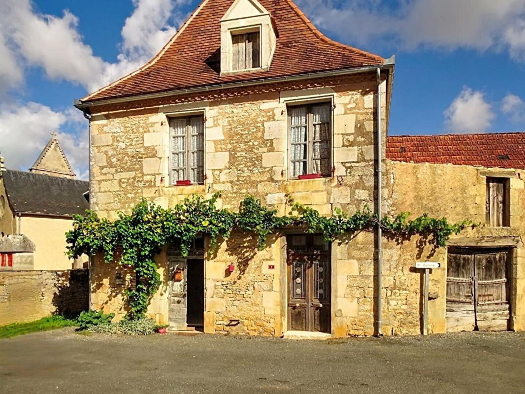 Maison 6 pièces 201 m² · à Gabillou · 201 m² · 158 000 €