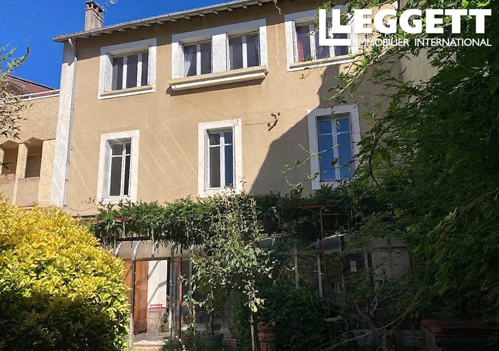 Maison 9 pièces 260 m² · à Cahors · 260 m² · 350 000 €