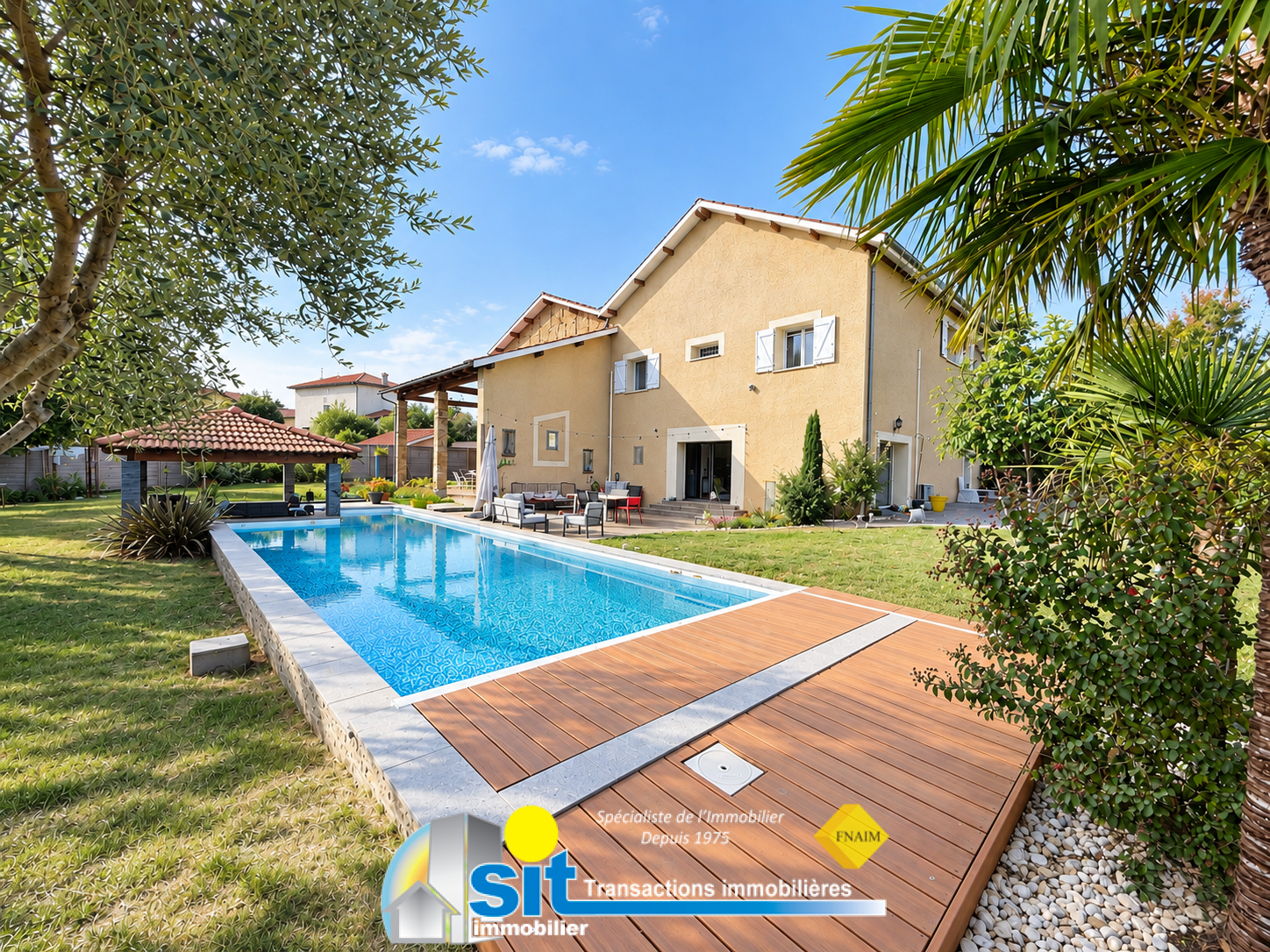 Maison 8 pièces 235 m² · à Jardin · 235 m² · 670 000 €
