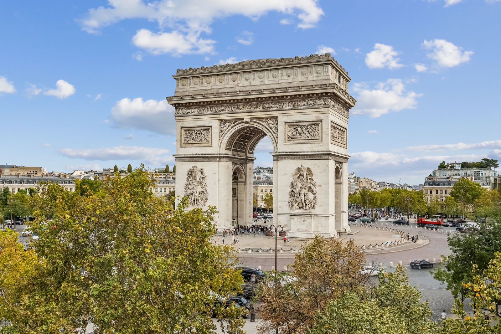 Local commercial 185 m² · à Paris 16 · 185 m² · 75 €/mois