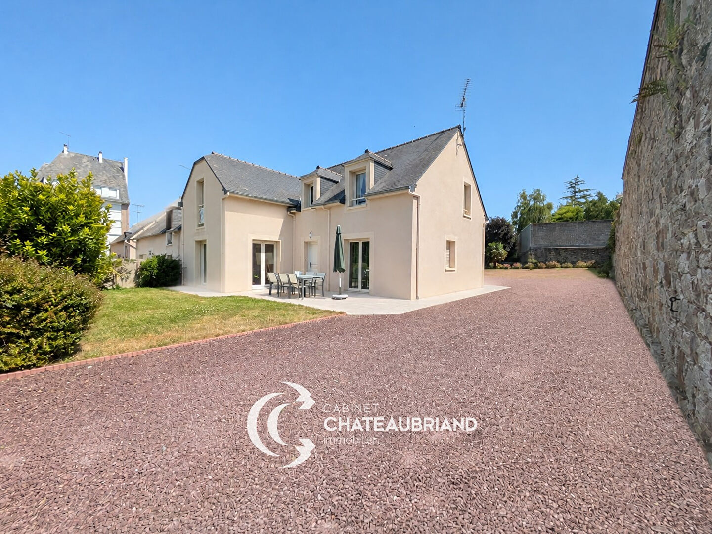 Maison 6 pièces 147 m² · à Dol-de-Bretagne · 147 m² · 464 994 €