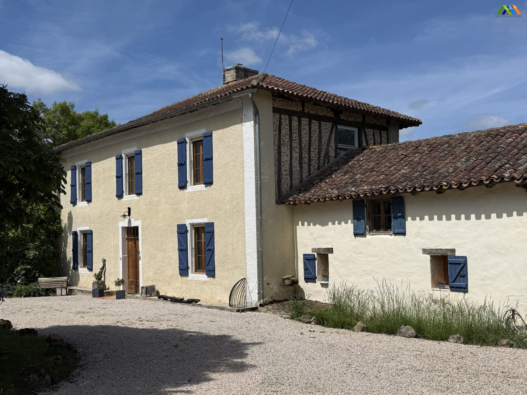 Maison 8 pièces 337 m² · à Seissan · 337 m² · 585 000 €