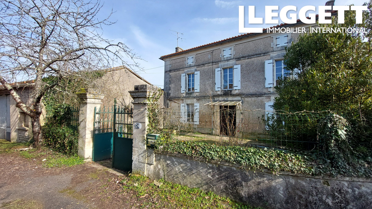 Maison 9 pièces 180 m² · à Dirac · 180 m² · 128 000 €
