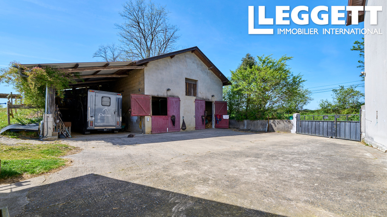Maison 12 pièces 318 m² · à Pouillon · 318 m² · 340 000 €