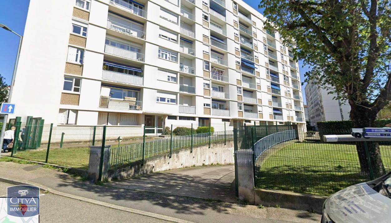 Parking 10 m² · à Firminy · 10 m² · 68 €/mois