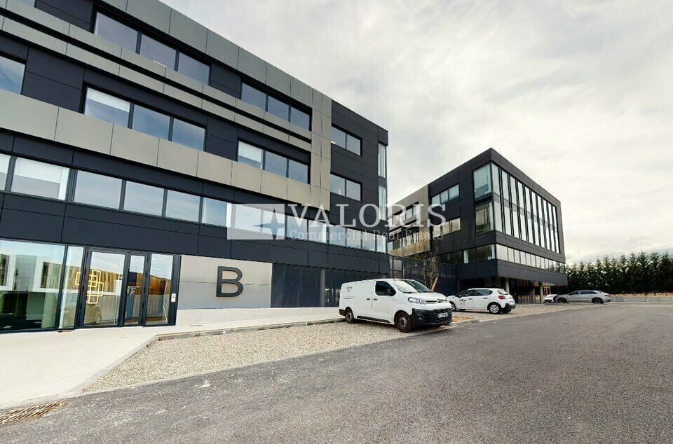 Local commercial 120 m² · à Limonest · 120 m² · 2 050 €/mois