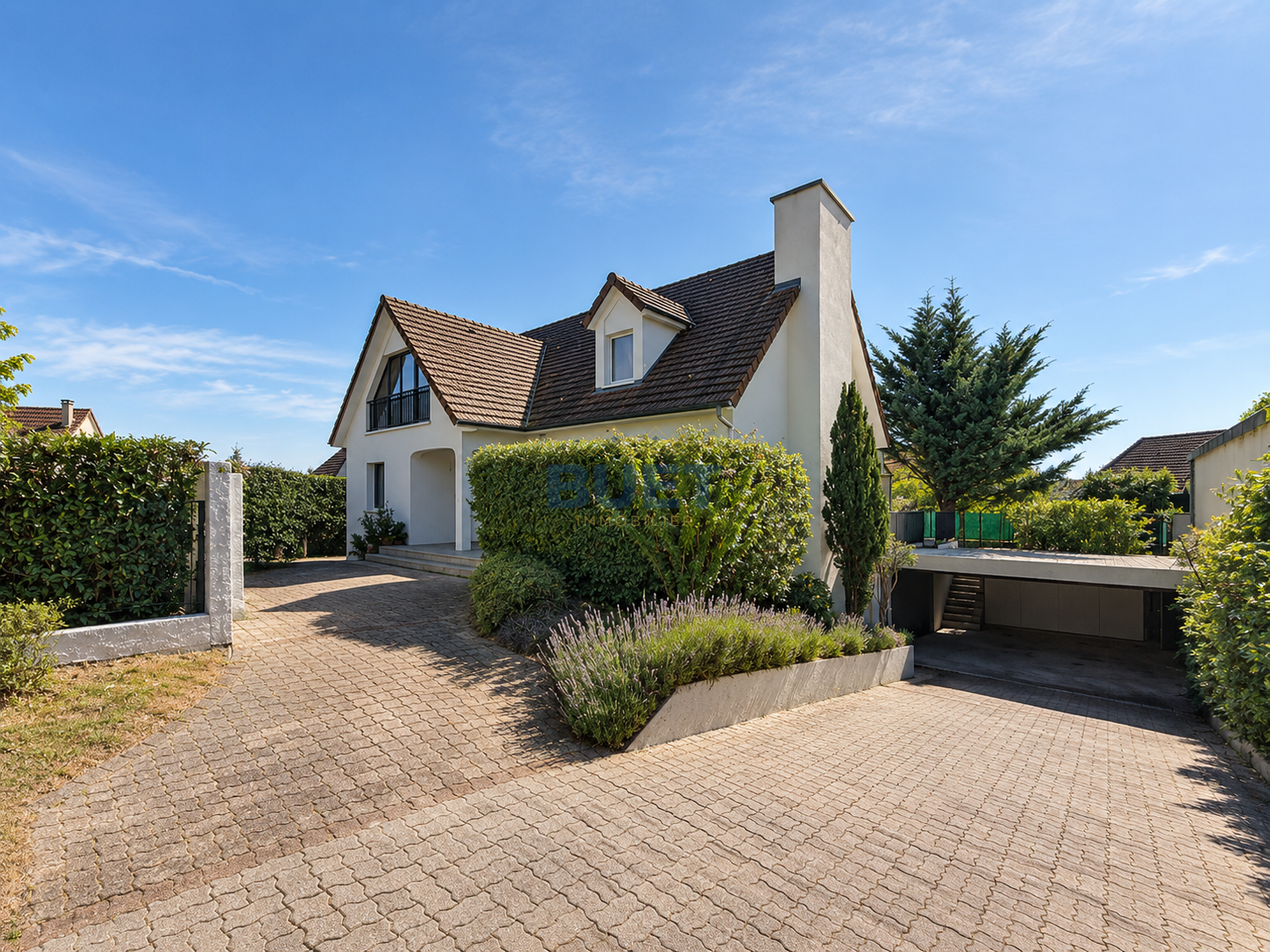 Maison 7 pièces 200 m² · à Daix · 200 m² · 595 000 €