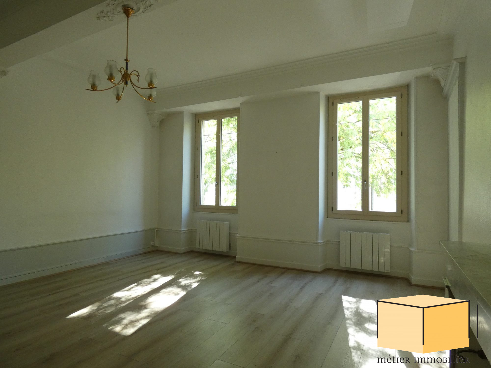 Appartement – BELLEY AIN AUVERGNE-RHÔNE-ALPES - Vue 2